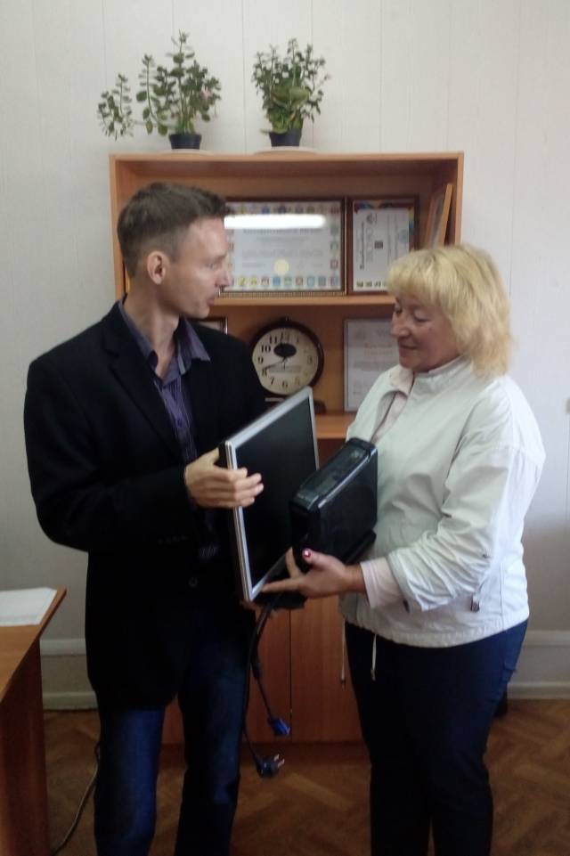 Дирекция Ассоциации подарила компьютер председателю ТОС &quot;Память&quot;