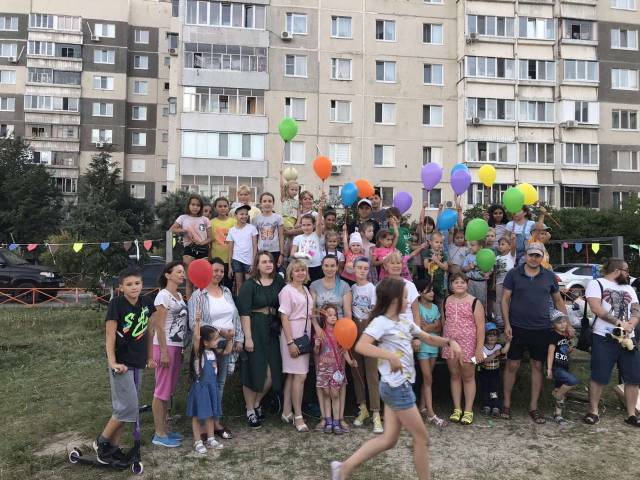 Спасибо нашей вожатой! Так сказали ребята ТОС «Алексеевский» в минувшие выходные,  провожая «Лето во дворе». Довольны все – и дети, и родители!