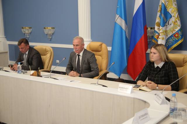 Губернатор Ульяновской области Сергей Морозов встретился с руководителями некоммерческих организаций региона, победивших в конкурсе Фонда президентских грантов 2020