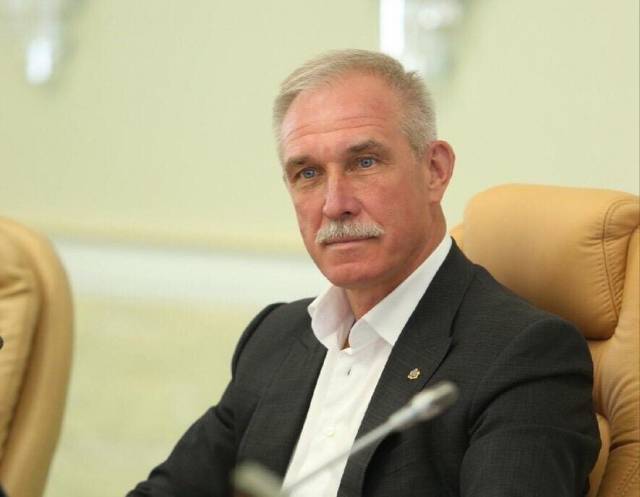 Сегодня день рождения Губернатора Ульяновской области Сергея Морозова. Председатель Ассоциации ТОС Ульяновской области Владимир Сидоров присоединяется ко всем пожеланиям